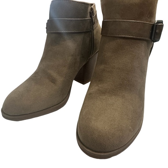 Shoe Dazzle Brown Ankle Booties - Picture 3 of 5